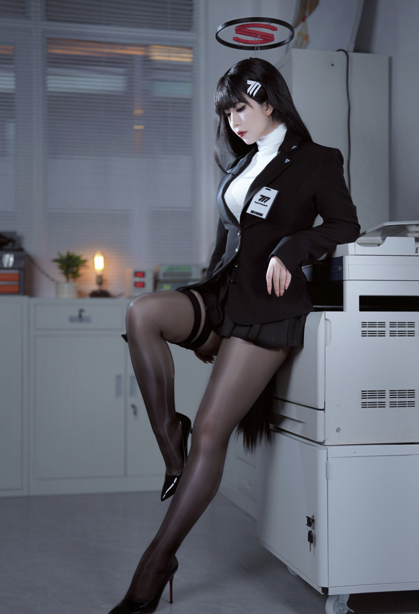 又纯又欲 半半子 cos私拍写真合集下载